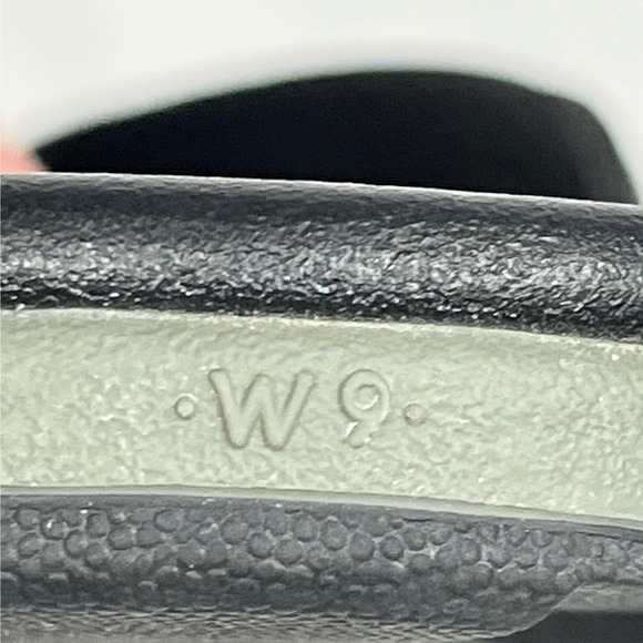 Chaco EUC Flip Flop Sandals Women's 9 Black Grey LUVSEAT EcoTread Comfort - Picture 4 of 6